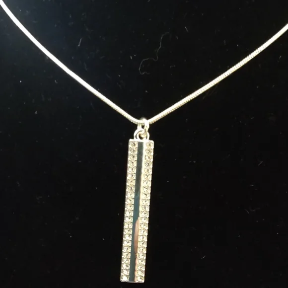 Nine West Rhinestone Silvertone Pendant Necklace Adjustable 18" - 20" - Picture 1 of 4